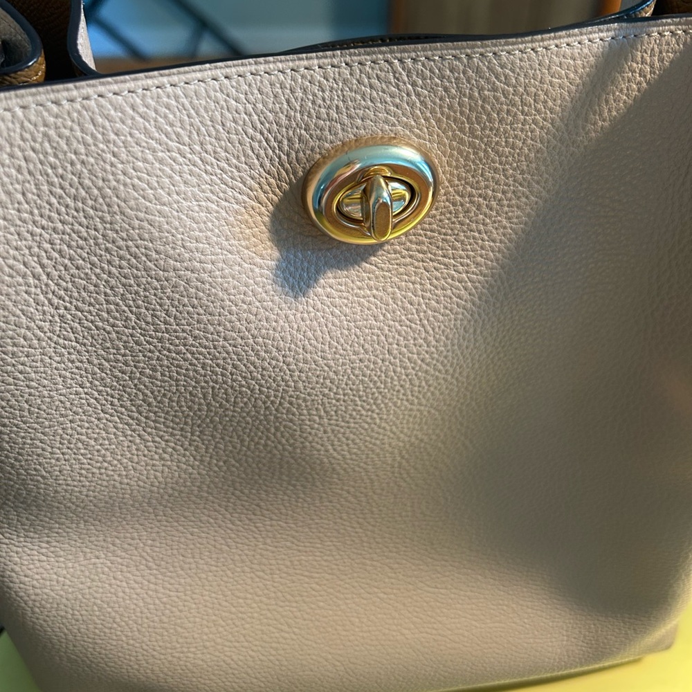 Like New Coach Willow Elegant Blush Pink Leather Shoulder Bag - Picture 4 of 12